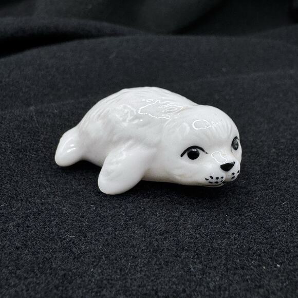 Vintage Baby Seal Miniature Figurine White - Picture 1 of 8